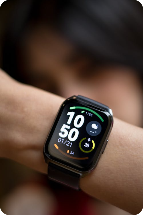 Fitness watch showing health data during training